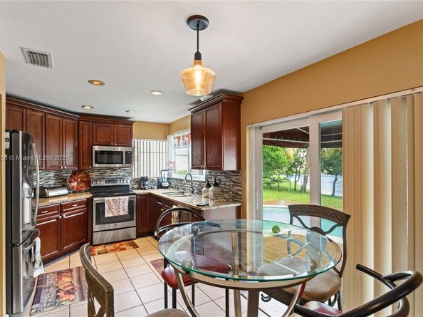 1071 SW 101st Ter, Pembroke Pines FL 33025