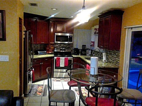 1071 SW 101st Ter, Pembroke Pines FL 33025