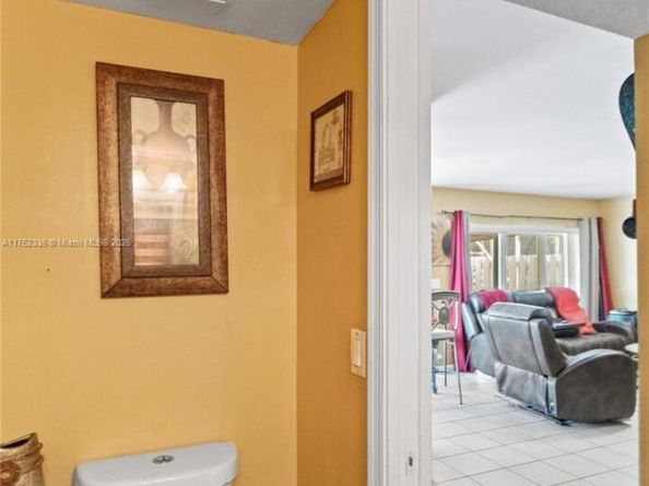 1071 SW 101st Ter, Pembroke Pines FL 33025
