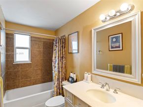 1071 SW 101st Ter, Pembroke Pines FL 33025