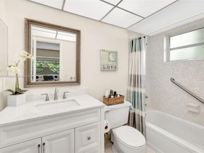 5002 NW 35th St 210, Lauderdale Lakes FL 33319