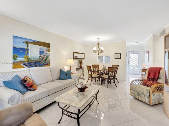 5002 NW 35th St 210, Lauderdale Lakes FL 33319