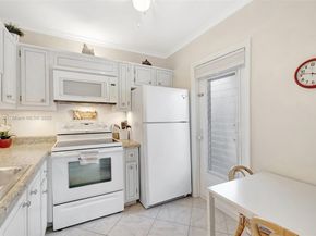 5002 NW 35th St 210, Lauderdale Lakes FL 33319