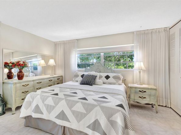 5002 NW 35th St 210, Lauderdale Lakes FL 33319