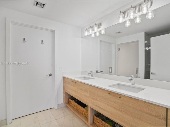 16385 Biscayne Blvd 2901 +2 Parking, North Miami Beach FL 33160