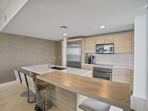 16385 Biscayne Blvd 2901 +2 Parking, North Miami Beach FL 33160