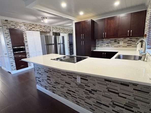2400 NE 10th St 203, Pompano Beach FL 33062