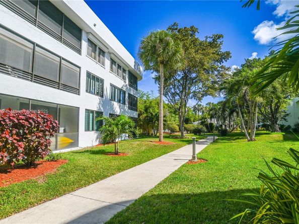 1490 Sheridan St 12A, Hollywood FL 33020