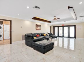 1318 Washington St, Hollywood FL 33019