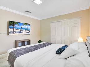 1318 Washington St, Hollywood FL 33019