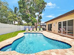 1318 Washington St, Hollywood FL 33019