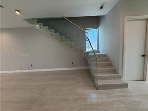 1637 Monroe St, Hollywood FL 33020