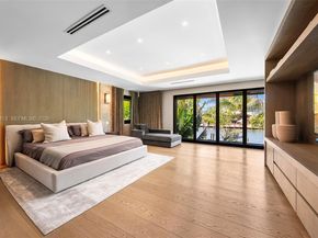 110 Holiday Dr, Hallandale Beach FL 33009