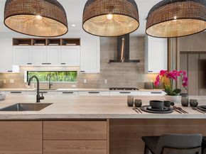 110 Holiday Dr, Hallandale Beach FL 33009