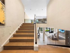 110 Holiday Dr, Hallandale Beach FL 33009