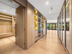 110 Holiday Dr, Hallandale Beach FL 33009