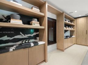 110 Holiday Dr, Hallandale Beach FL 33009