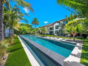 110 Holiday Dr, Hallandale Beach FL 33009