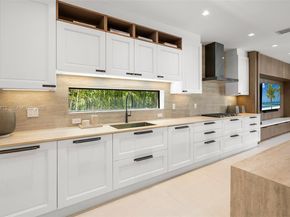 110 Holiday Dr, Hallandale Beach FL 33009