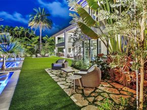 110 Holiday Dr, Hallandale Beach FL 33009