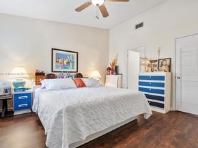 4347 SW 70th Ter, Davie FL 33314