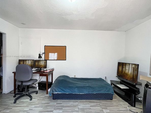 18003 SW 153rd Pl, Miami FL 33187