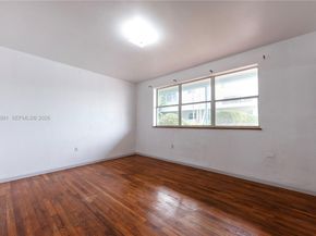 1255 Marseille Dr 125, Miami Beach FL 33141