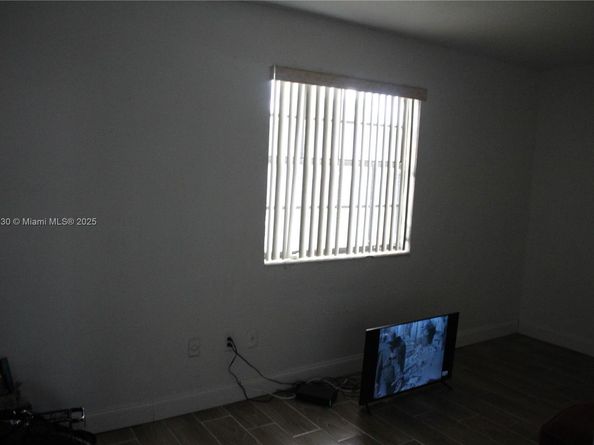 5940 NW 21st Ave, Miami FL 33142
