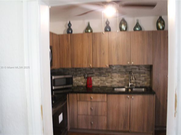 5940 NW 21st Ave, Miami FL 33142
