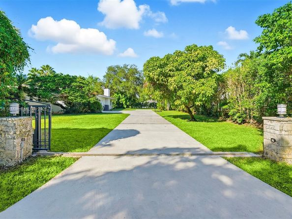 13150 SW 69th Ave, Pinecrest FL 33156