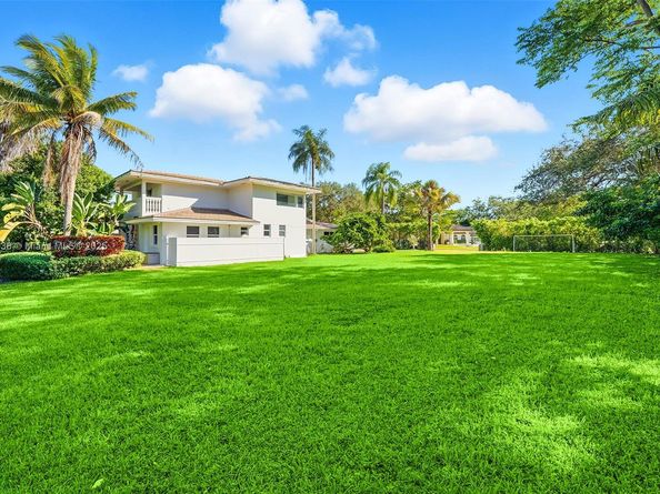 13150 SW 69th Ave, Pinecrest FL 33156