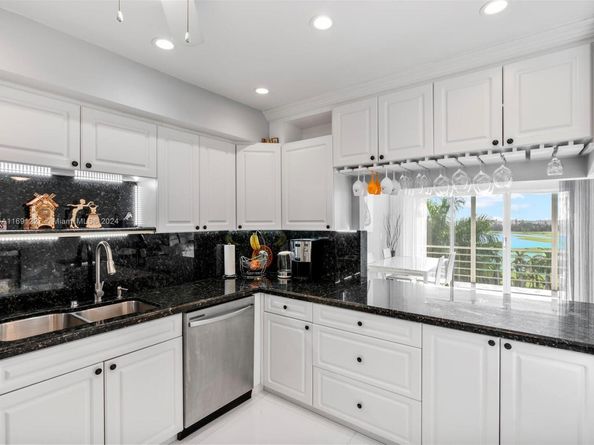 200 Diplomat Pkwy 721, Hallandale Beach FL 33009