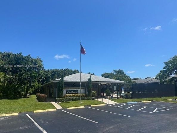 523 Trace Cir 105, Deerfield Beach FL 33441