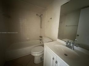 523 Trace Cir 105, Deerfield Beach FL 33441