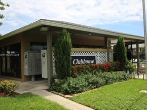 523 Trace Cir 105, Deerfield Beach FL 33441