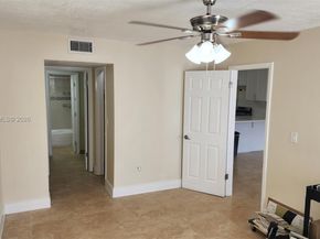 9000 SW 24th St 14C, Miami FL 33165