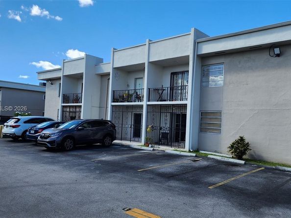 9000 SW 24th St 14C, Miami FL 33165