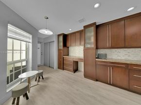 9933 NW 49th Ter, Doral FL 33178