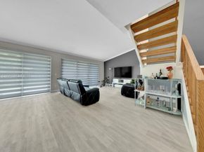 9933 NW 49th Ter, Doral FL 33178