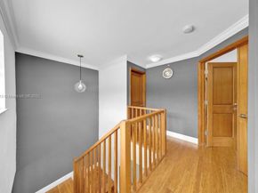 9933 NW 49th Ter, Doral FL 33178