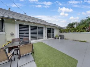 9933 NW 49th Ter, Doral FL 33178