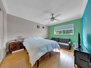 9933 NW 49th Ter, Doral FL 33178