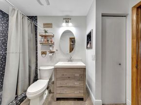 9933 NW 49th Ter, Doral FL 33178