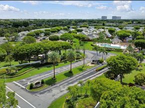 9933 NW 49th Ter, Doral FL 33178