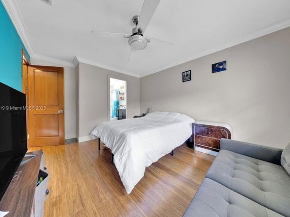 9933 NW 49th Ter, Doral FL 33178