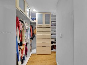 9933 NW 49th Ter, Doral FL 33178