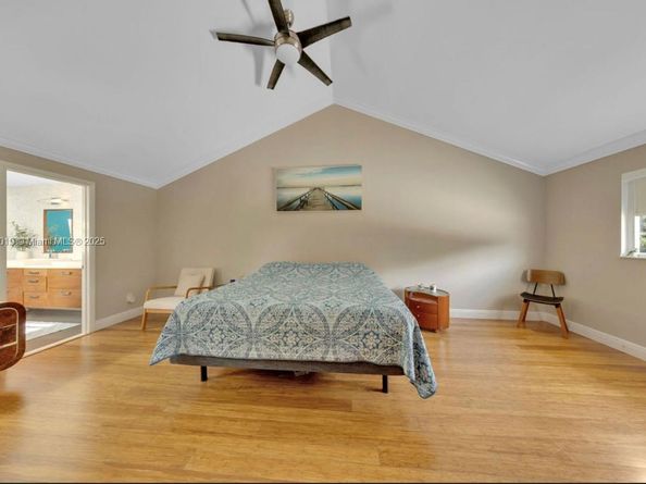 9933 NW 49th Ter, Doral FL 33178