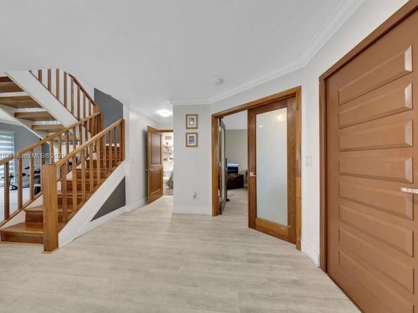 9933 NW 49th Ter, Doral FL 33178