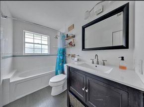 9933 NW 49th Ter, Doral FL 33178