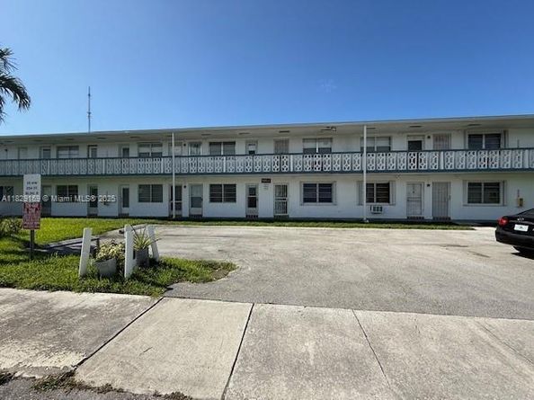 55 NW 204th St 10, Miami Gardens FL 33169